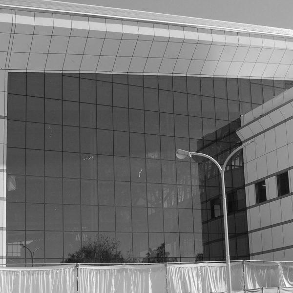 Facadenew 1370x913 black